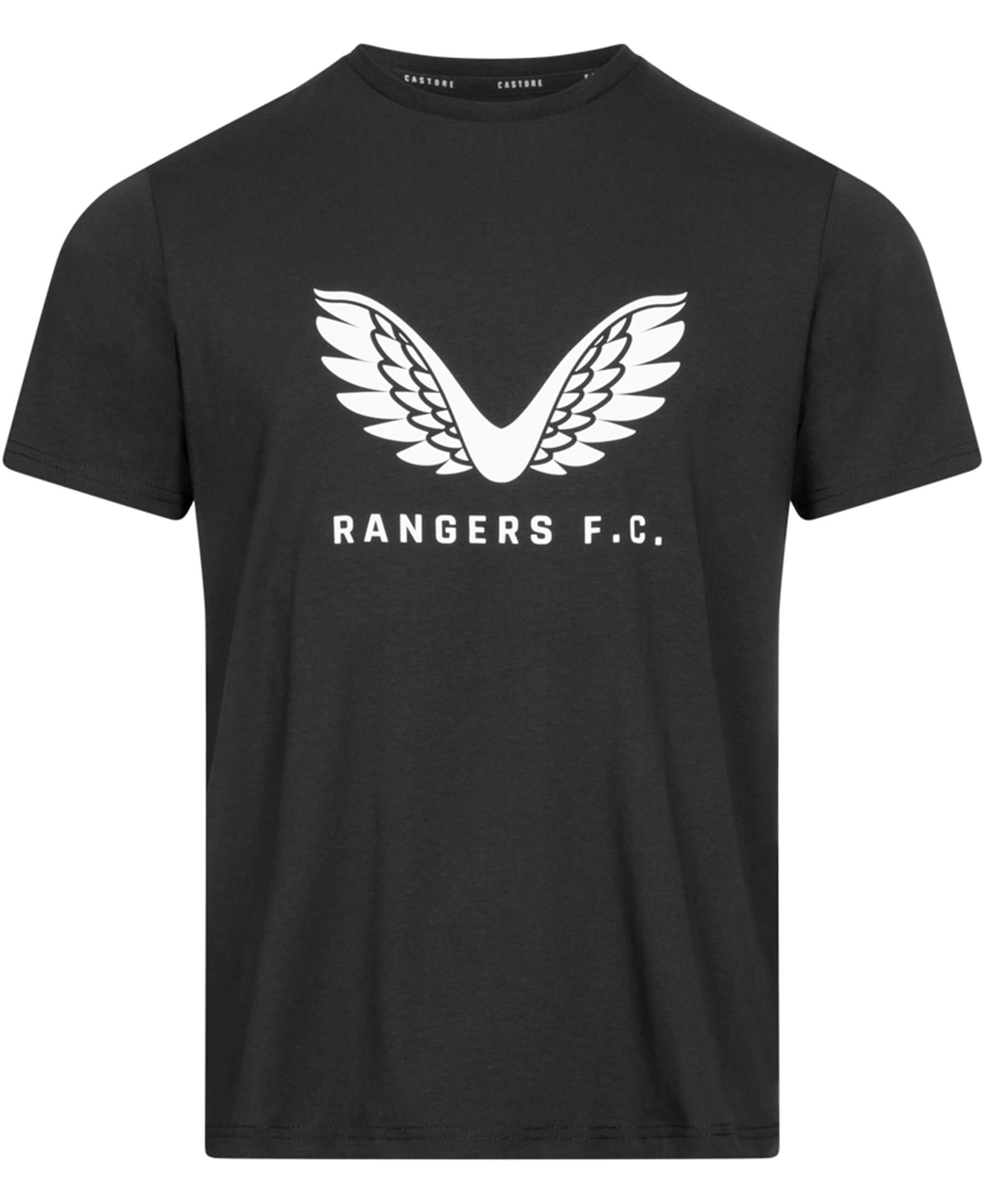 Erleben Sie das offizielle Castore Glasgow Rangers FC Travel Logo T-Shirt (Artikel-Nr: TM1066), ein Must-Have für alle Fußballenthusiasten. Dieses hochwertige schwarze T-Shirt mit dem charakteristischen Rangers FC Logo ist sowohl modisch als auch bequem. Zeigen Sie Ihre Leidenschaft für den Verein mit Stil und tragen Sie es im Alltag oder auf Reisen. Hochwertige Materialien und ein modernes Design machen dieses Shirt zu einem echten Highlight. Erhältlich bei SHOP4TEAMSPORT.